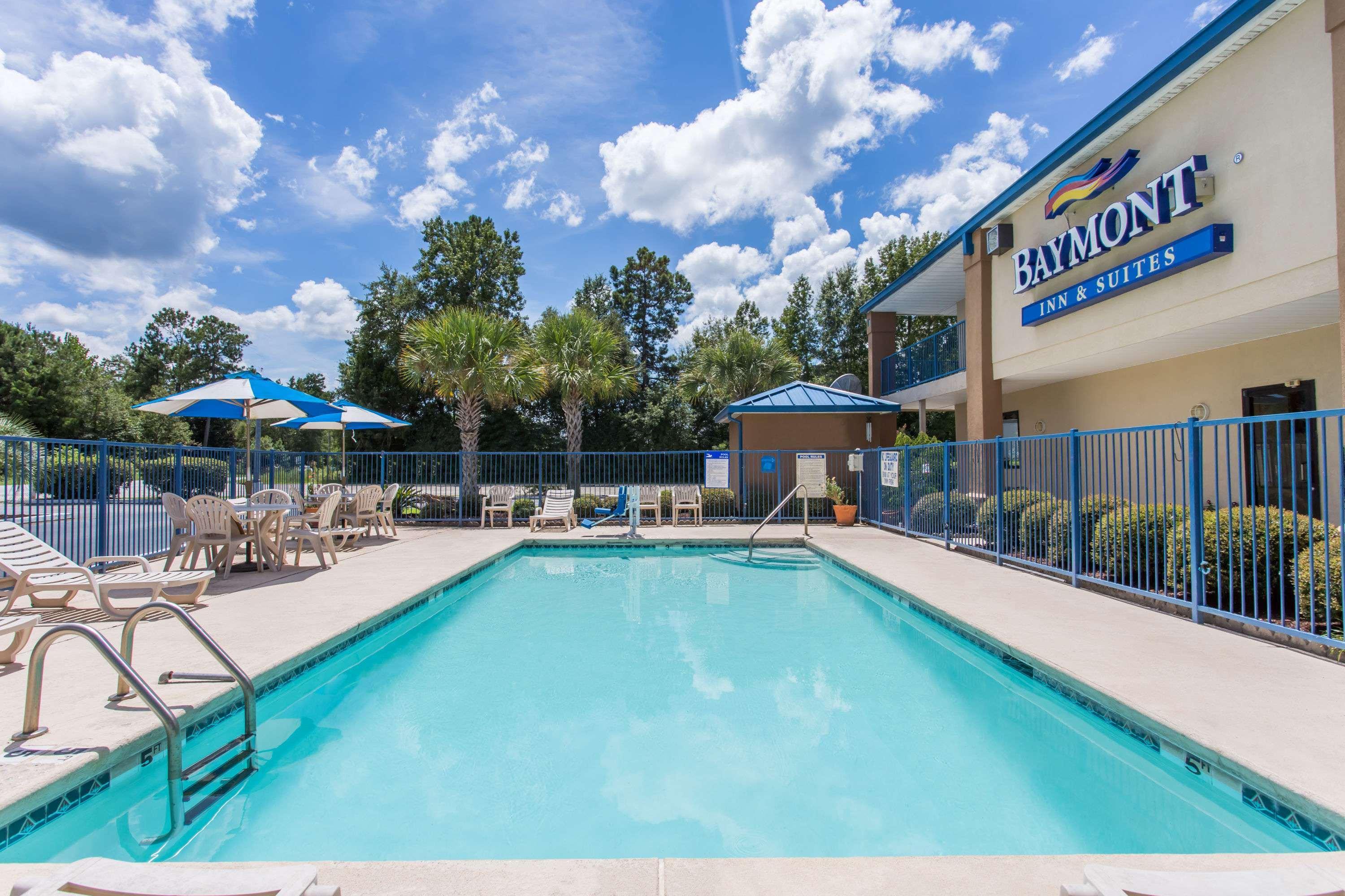 Baymont & Motel 2*