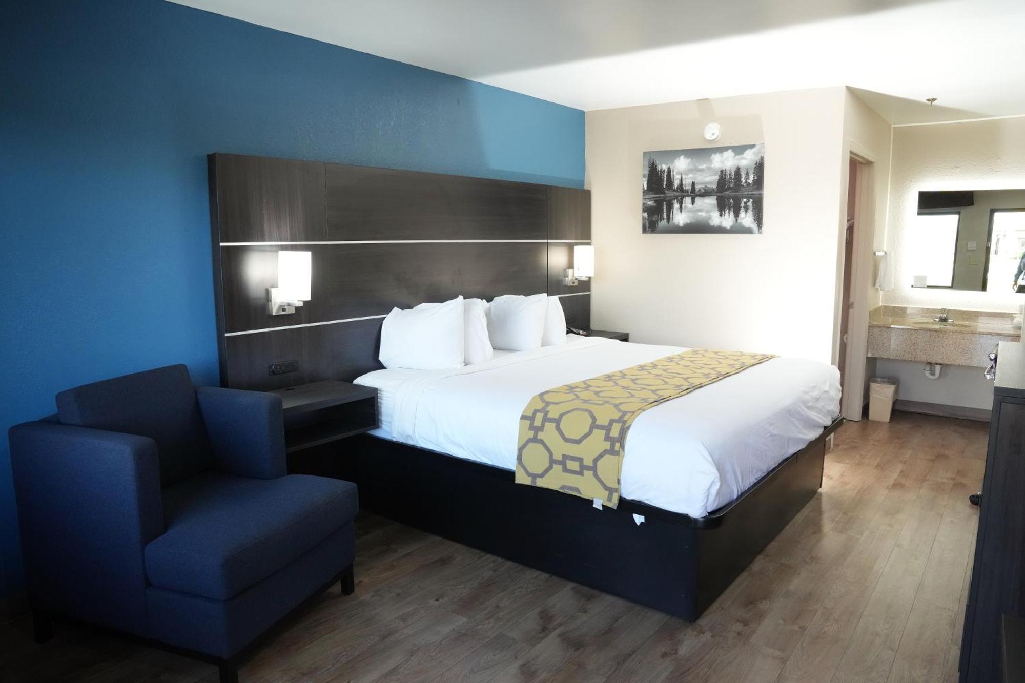 Baymont & Motel